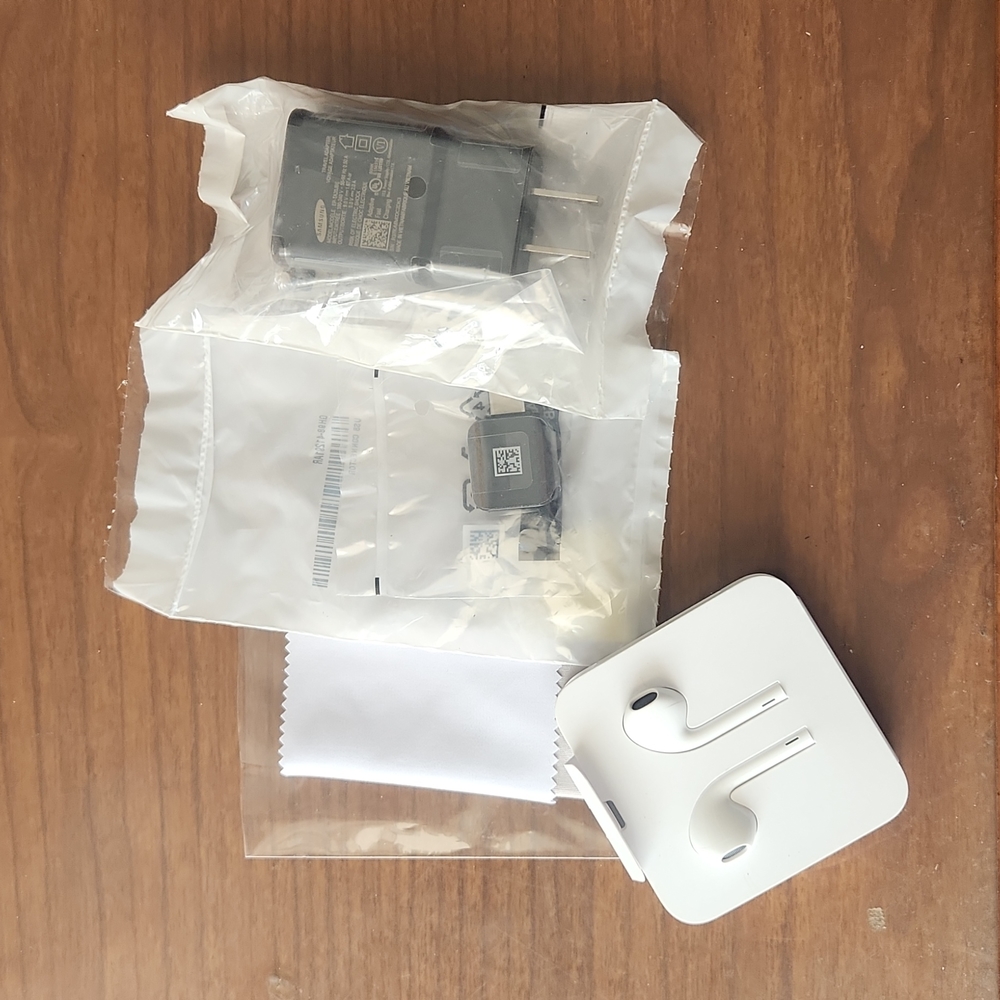Bundle of Samsung Android Cell Phone Accessories